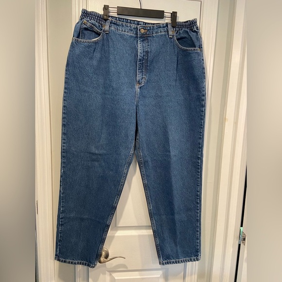 L.L. Bean Double L Size 10P Zip Up Elastic Comfort Waist Straight Leg Jeans - Picture 1 of 11